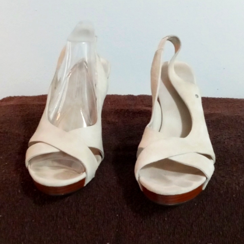 UGG Women's Hazel II Beige Suede Slingback Stacked Wood Wedge Heel Sandal 10